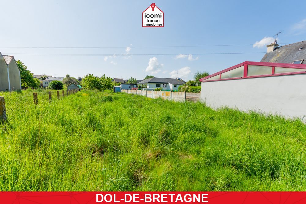 A VENDRE - TERRAIN 558M² CLOS - HORS LOTISSEMENT- NON VIABILISE - LIBRE DE CONSTRUCTEUR - BEAU POTENTIEL - TOUT A L'EGOUT