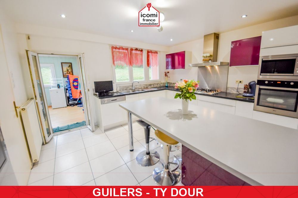 A VENDRE - MAISON INDIVIDUELLE T8 135M² - 6 CHAMBRES - DOUBLE GARAGE - SUR TERRAIN DE 2425M²