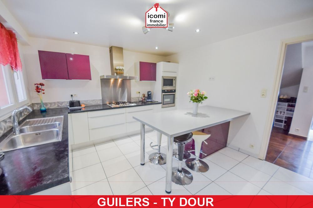 A VENDRE - MAISON INDIVIDUELLE T8 135M² - 6 CHAMBRES - DOUBLE GARAGE - SUR TERRAIN DE 2425M²