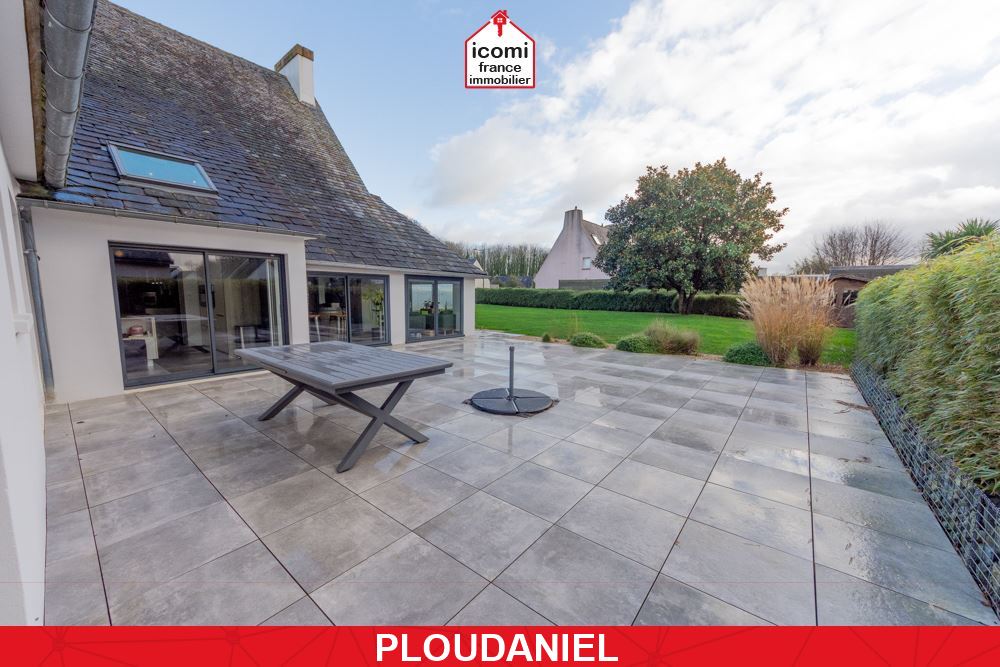 A VENDRE - MAISON INDIVIDUELLE T9 262M² DE 1967 + EXTENSION EN 1981 - 6 CHAMBRES POSSIBLE 7 - GARAGE - CAVES - TERRAIN CLOS DE 1300M²