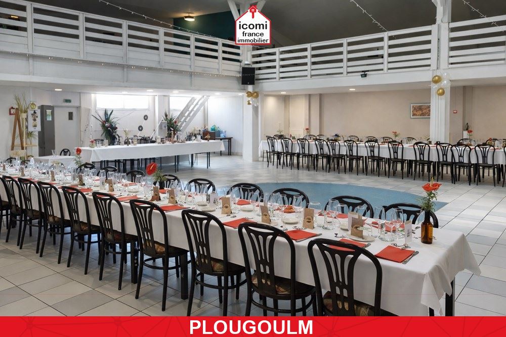 A VENDRE - BATIMENT DE 500M² TOUT USAGE SUR +2200M² DE TERRAIN CONSTRUCTIBLE - USAGE ACTUELLE SALLE DE RECEPTION - PARKING - RARE - SPECIAL INVESTISSEUR