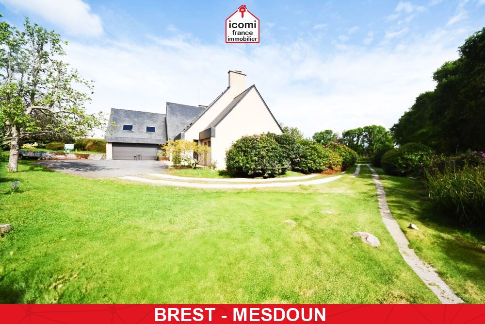 A VENDRE MAISON D’ARCHITECTE DE 248 M² – 5 CHAMBRES - JARDIN SANS VIS-VIS DE 2300 M² - GARAGE DE 41 M² - CHAUFFAGE AU SOL - VMC DOUBLE FLUX- DPE C