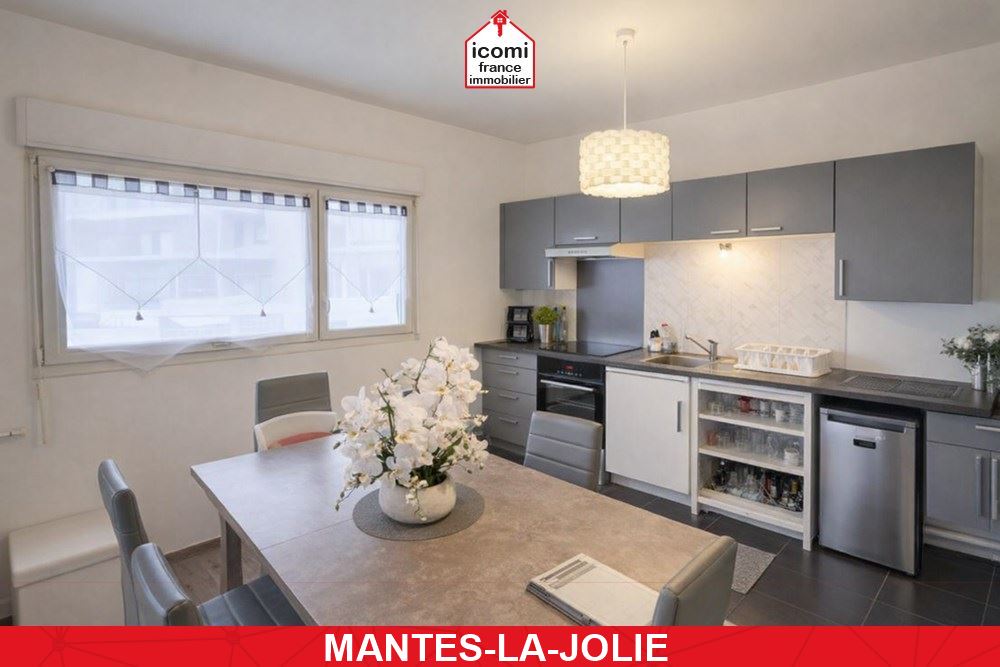 A VENDRE - APPARTEMENT T3 AVEC TERRASSE ET PARKING 2 VOITURES - BELLE PIECE DE VIE AVEC CUISINE US - TERRASSE - ETAT IMPECCABLE