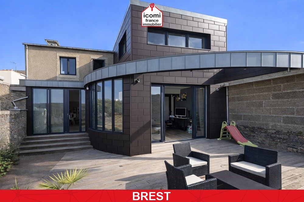 A VENDRE - MAISON DE 150 M² AVEC EXTENSION CONTEMPORAINE - ESPACE DE VIE +60 M² - 3/4 CHAMBRES - JARDIN CLOS - VUE MER - COUP DE COEUR - RARE