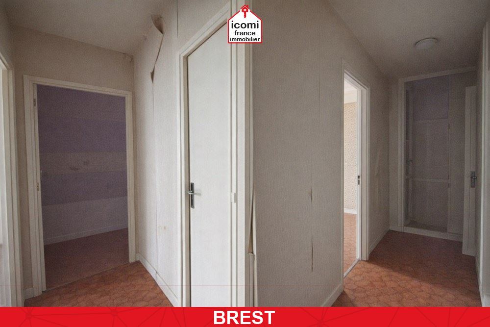 A VENDRE - APPARTEMENT - T4 - 3 CHAMBRES - 2EM ETAGE - BEAU POTENTIEL - CHAUFFAGE URBAIN - DPE D - ASCENSEUR.