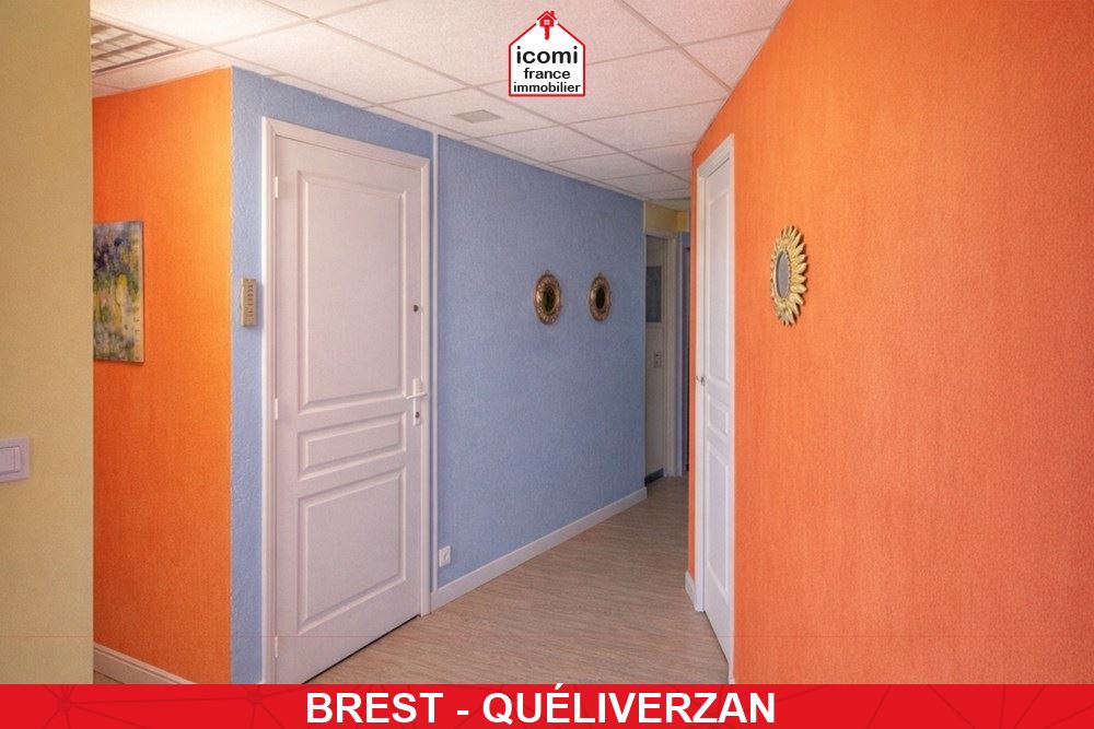 A VENDRE - LOCAL - PROFESSION LIBERALE - EMPLACEMENT STRATEGIQUE - BEAUX VOLUMES - STATIONNEMENT FACILE