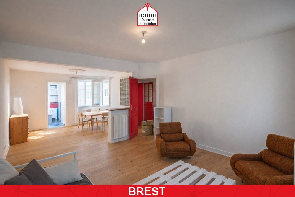 A VENDRE - APPARTEMENT - 1 CHAMBRE POSSIBLE 2 - IDEALEMENT SITUE - DERNIER ETAGE- LUMINEUX. 