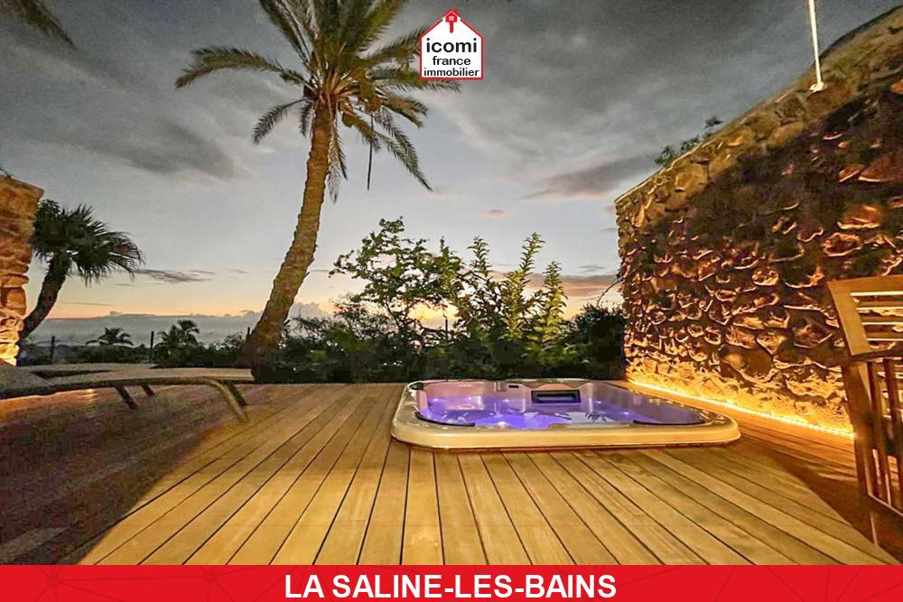A VENDRE - VILLA DE 470 M² AVEC DEUX STUDIOS INDEPENDANTS - VUE MER PANORAMIQUE - PRESTATIONS LUXUEUSES - PISCINE - JACUZZIS - GARAGE - RARE