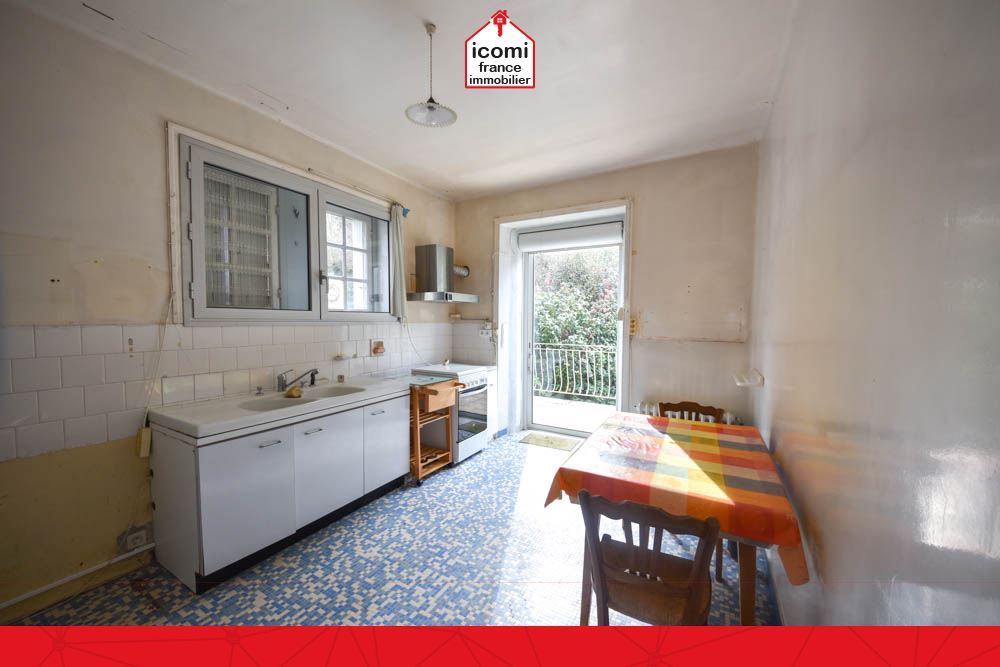 A VENDRE - MAISON DE 170M² - JARDIN  CLOS DE 871M² ET UNE PARTIE BOISEE DE 1 HECTARE - 4 CHAMBRES - GARAGE - GRENIER AMENAGEABLE - DEPENDANCE  A RENOVER DE 100M² 