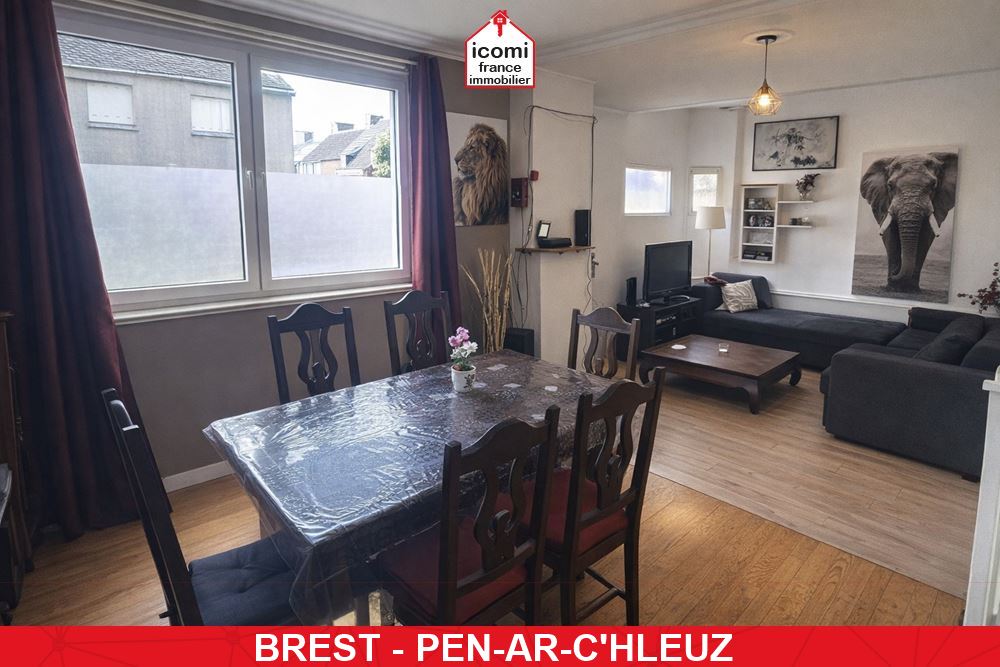A VENDRE - MAISON DE VILLE T5 - 3 CHAMBRES POSSIBLE 5 - BEAU POTENTIEL - SUR TERRAIN CLOS DE 175M²