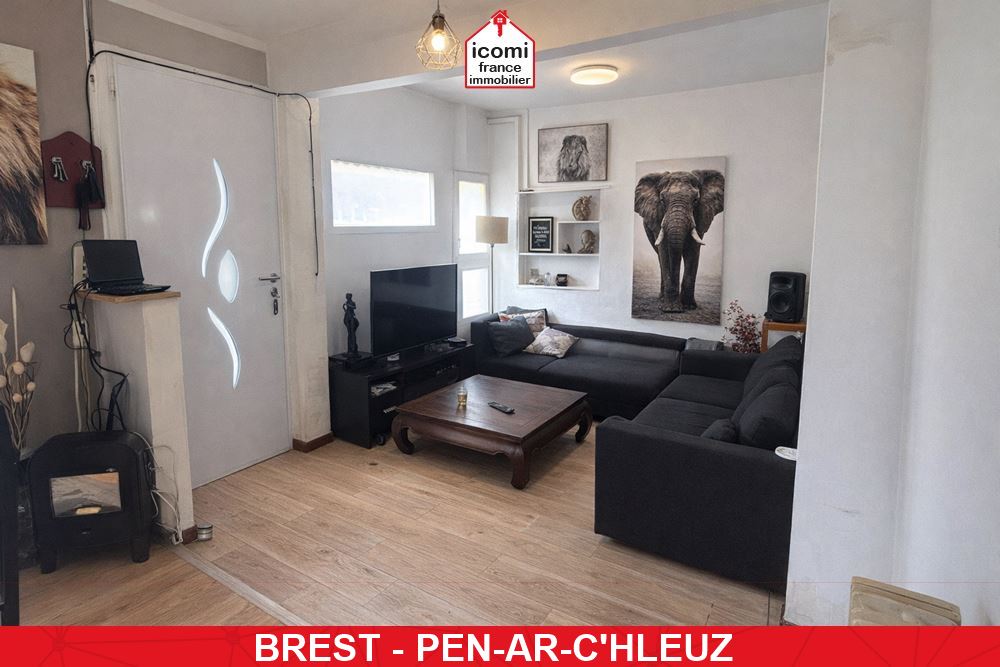 A VENDRE - MAISON DE VILLE T5 - 3 CHAMBRES POSSIBLE 5 - BEAU POTENTIEL - SUR TERRAIN CLOS DE 175M²