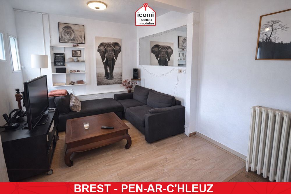 A VENDRE - MAISON DE VILLE T5 - 3 CHAMBRES POSSIBLE 5 - BEAU POTENTIEL - SUR TERRAIN CLOS DE 175M²