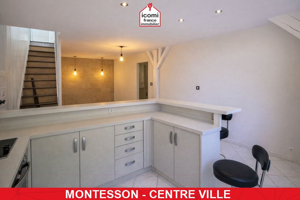 A VENDRE - APPARTEMENT DUPLEX AU 1ER ET COMBLES DE 65 M² - PIECE DE VIE DE 35M - 1/2 COUCHAGES - PARKING - CALME - ESPACES COMMUNS ARBORES - RARE