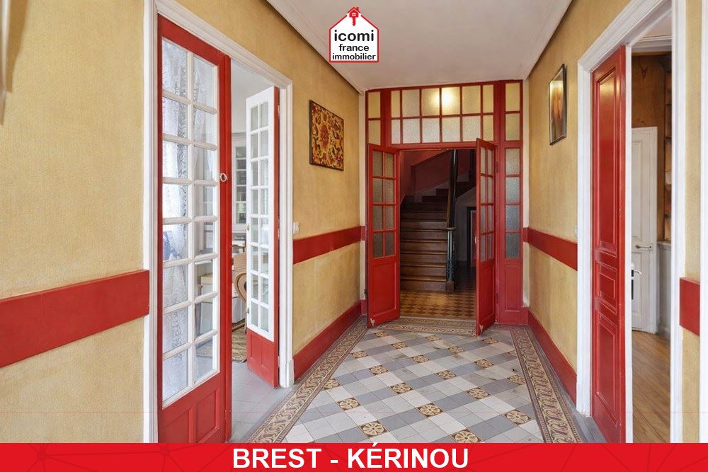 A VENDRE - MAISON DE 268M2 A RENOVER - 8 CHAMBRES - 2 CAVES - JARDIN CLOS ARBORE DE 1250M² - PSCINE - POSSIBILITE DE CREER PLUSIEURS APPARTEMENTS