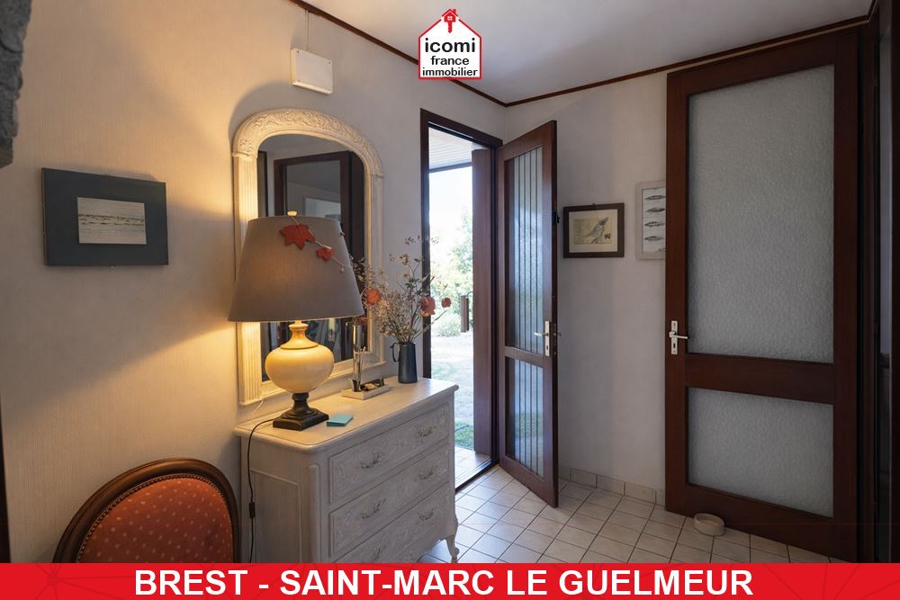 A VENDRE - PROPRIETE D'ARCHITECTE DE 150M² SUR +700M² DE TERRAIN - 5 CHAMBRES - STRUCTURE BETON BANCHE CUBIQUE - EXTREMEMENT RARE
