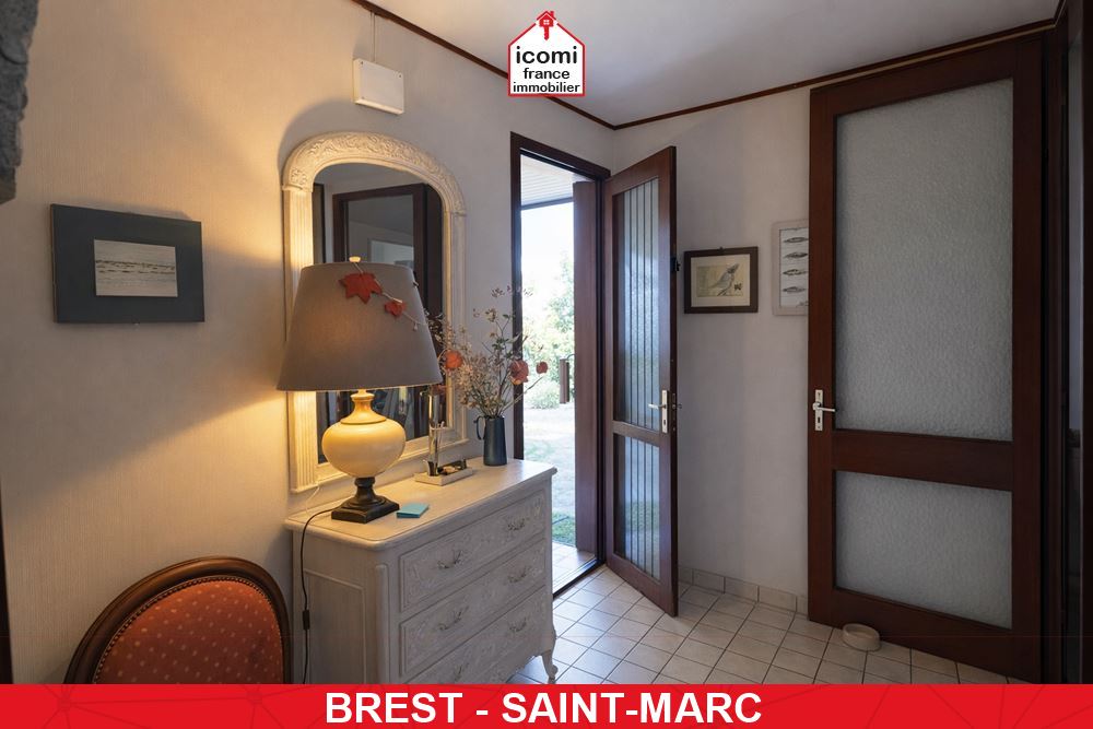 A VENDRE - PROPRIETE D'ARCHITECTE DE 150M² SUR +700M² DE TERRAIN - 5 CHAMBRES - STRUCTURE BETON BANCHE CUBIQUE - EXTREMEMENT RARE