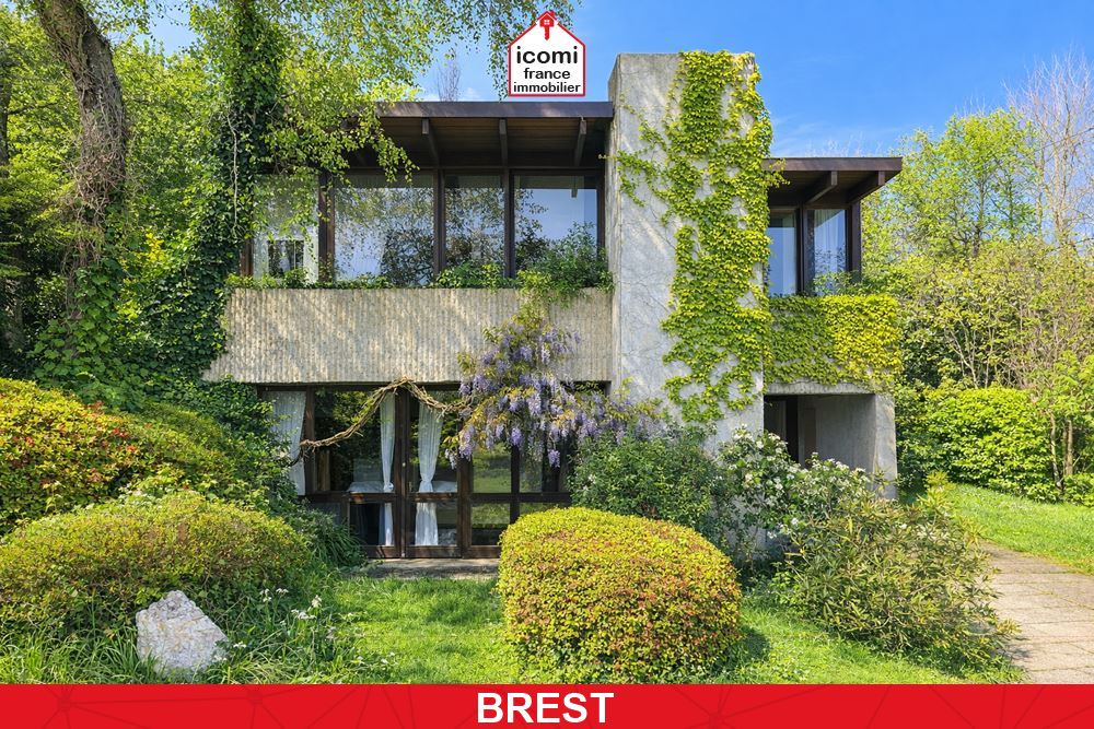 A VENDRE - PROPRIETE D'ARCHITECTE DE 150M² SUR +700M² DE TERRAIN - 5 CHAMBRES - STRUCTURE BETON BANCHE CUBIQUE - EXTREMEMENT RARE