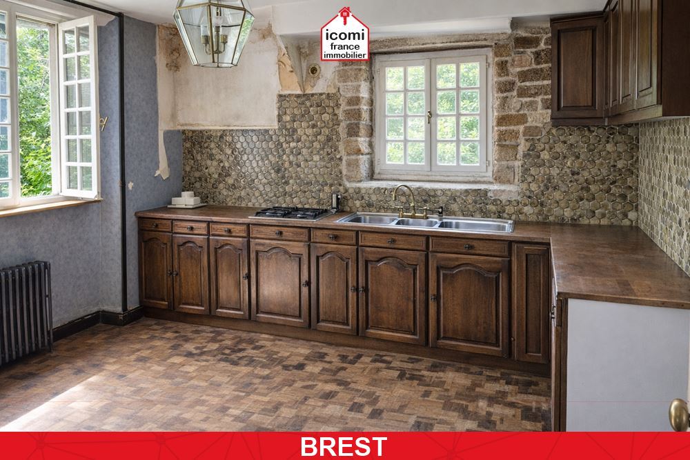 A VENDRE - MAISON INDIVIDUELLE T6 162M² DES ANNEES 50 - BEAU POTENTIEL SUR TERRAIN DE 1185M²