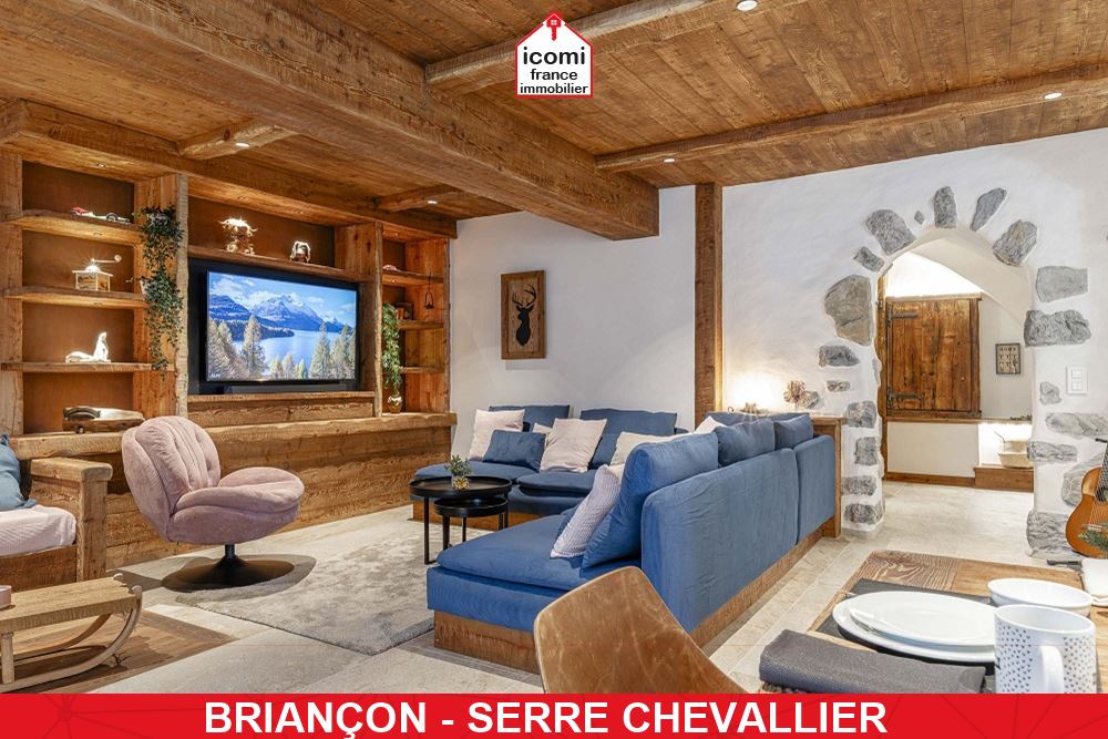 A VENDRE - PIED DE CHALET EN DUPLEX PRET A VIVRE DANS MAISON DE PAYS REHABILITEE EN 2026 • JARDIN PRIVATIF • 3/4 STATIONNEMENTS • DPE A/B • RARE