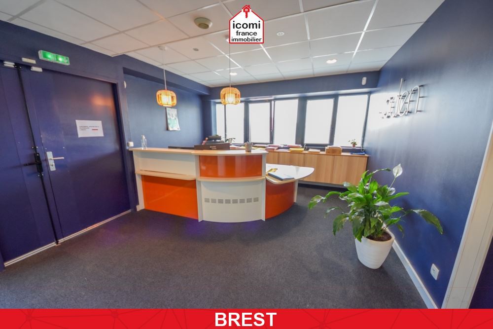 A VENDRE - LOCAUX DISPONIBLES DE 462M² POUR 2027 - 14 BUREAUX - 2 SALLES DE REUNION - IMMEUBLE DALLE BETON DE 2011 - ASCENSEUR - 30 PLACES DE PARKING