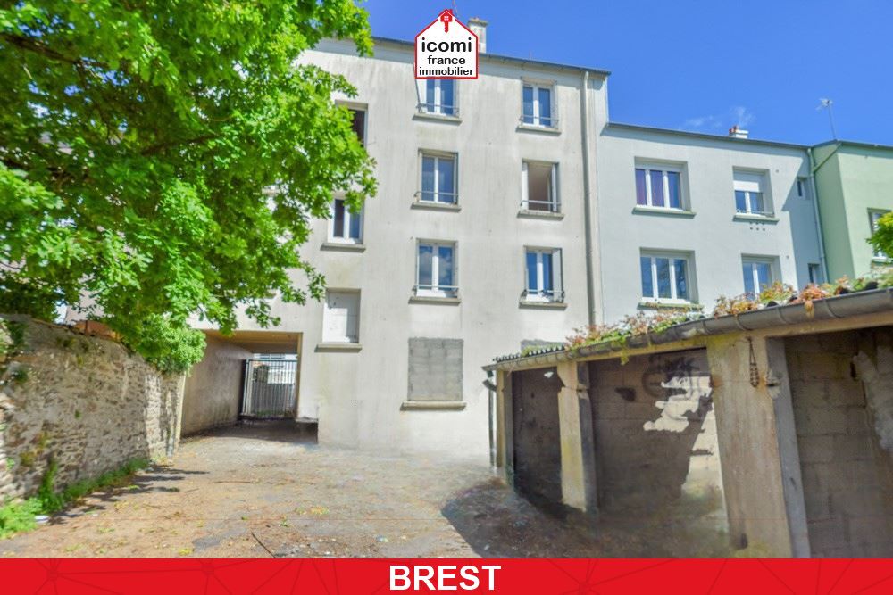 A VENDRE - IMMEUBLE EN MONOPROPRIETE AVEC LOT DE 10 GARAGES - DALLE BETON - 385M² - A RENOVER TOTALEMENT