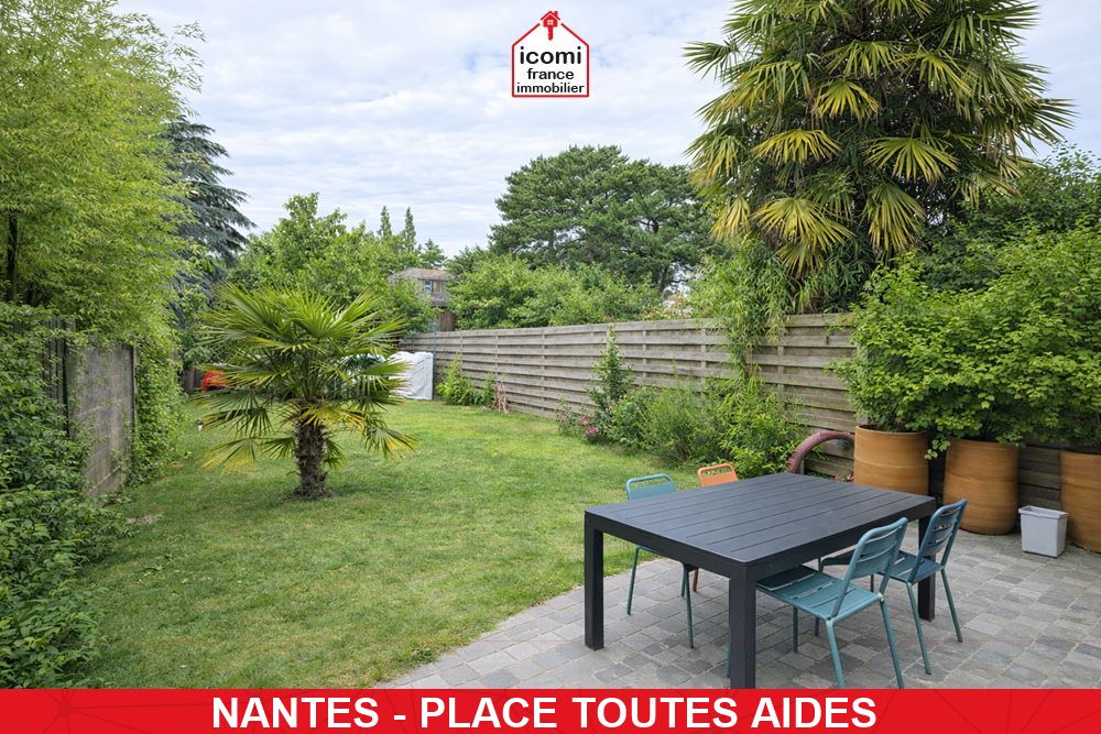 A VENDRE - MAISON EN REZ DE JARDIN ENTIEREMENT RENOVEE EN 2021 - PIECE DE VIE TRIPLE AVEC ACCES TERRASSE - STORE BAN - 3/5 CHAMBRES - GARAGE - RARE