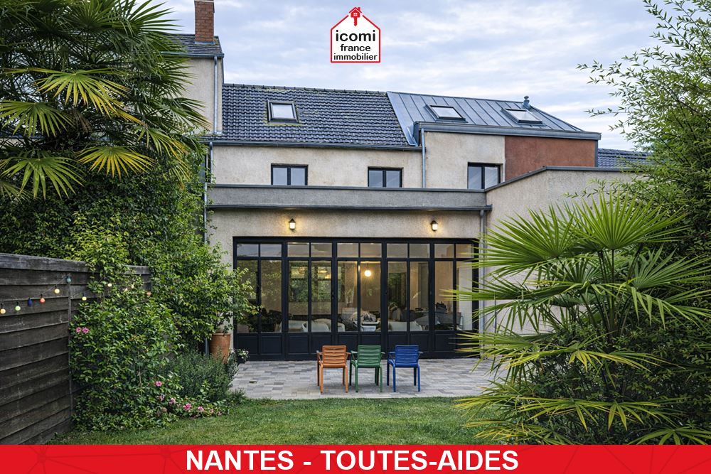 A VENDRE - MAISON EN REZ DE JARDIN ENTIEREMENT RENOVEE EN 2021 - PIECE DE VIE TRIPLE AVEC ACCES TERRASSE - STORE BAN - 3/5 CHAMBRES - GARAGE - RARE
