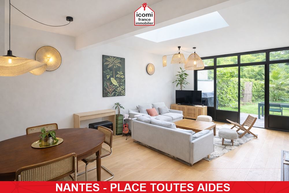 A VENDRE - MAISON EN REZ DE JARDIN ENTIEREMENT RENOVEE EN 2021 - PIECE DE VIE TRIPLE AVEC ACCES TERRASSE - STORE BAN - 3/5 CHAMBRES - GARAGE - RARE