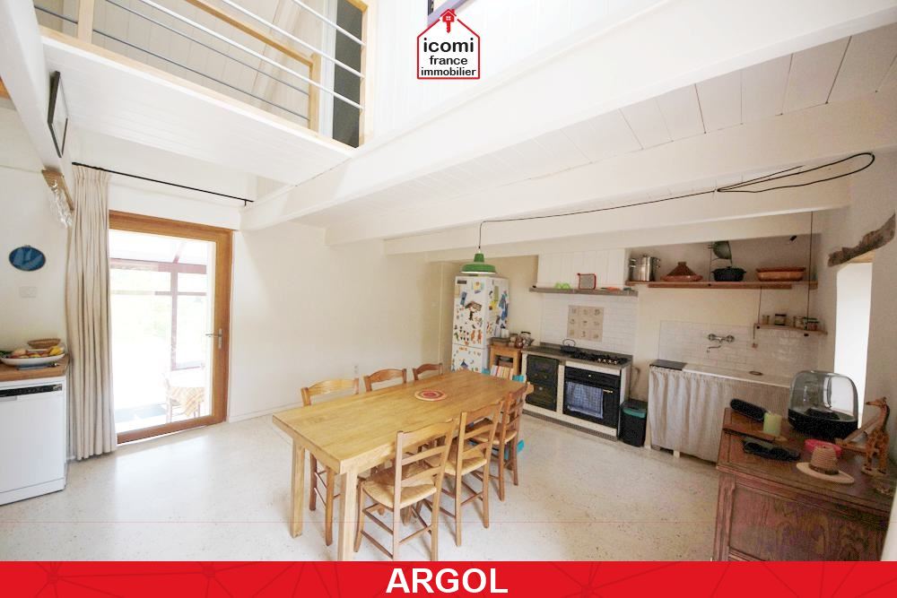 A VENDRE - MAISON 123M2 CARREZ - 144M2 UTILE - 4 CHAMBRES - RENOVEE A NEUF - GRAND HANGAR - 7 HA -