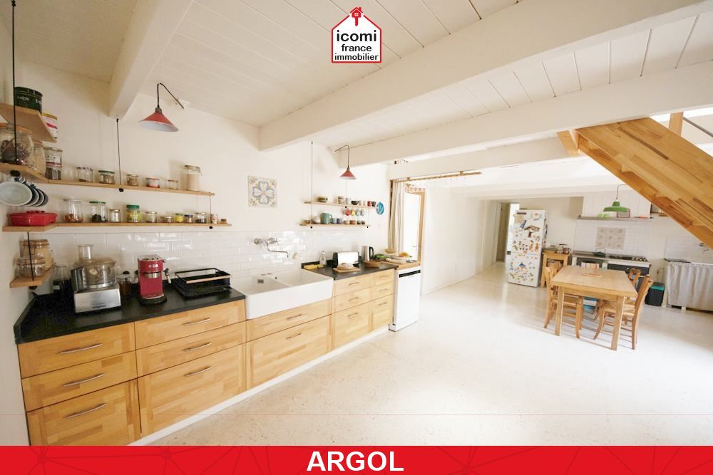 A VENDRE - MAISON 123M2 CARREZ - 144M2 UTILE - 4 CHAMBRES - RENOVEE A NEUF - GRAND HANGAR - 7 HA - 
