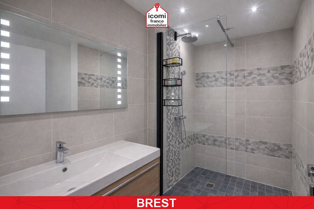 A VENDRE - APPARTEMENT 90 M² - 3 CHAMBRES - STATIONNEMENT FACILE - ASCENSEUR - GRANDE PIECE DE VIE - RENOVER - DALLE BETON