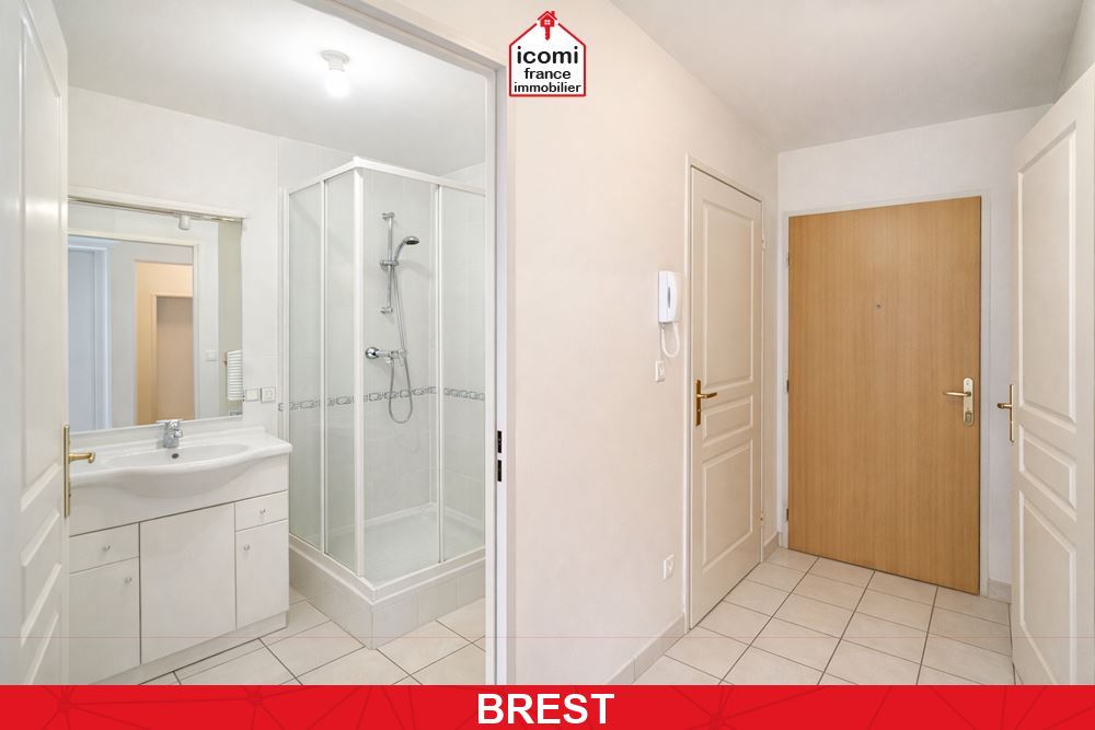 A VENDRE - APPARTEMENT 42M² - 1 CHAMBRE - - BOURG DE LAMBEZELEC - ASCENSEUR - PROCHE COMMERCES