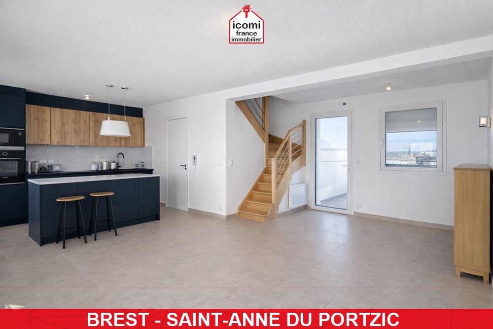 A VENDRE - MAISON - DE 2025 - SECTEUR CALME - VUE DEGAGEE - 3 CHAMBRES POSSIBLE 4 - STATIONNEMENT SUR LA PROPRIETE - GARAGE A VELOS - TERRAIN CLOS - TERRASSE DE 46 M²