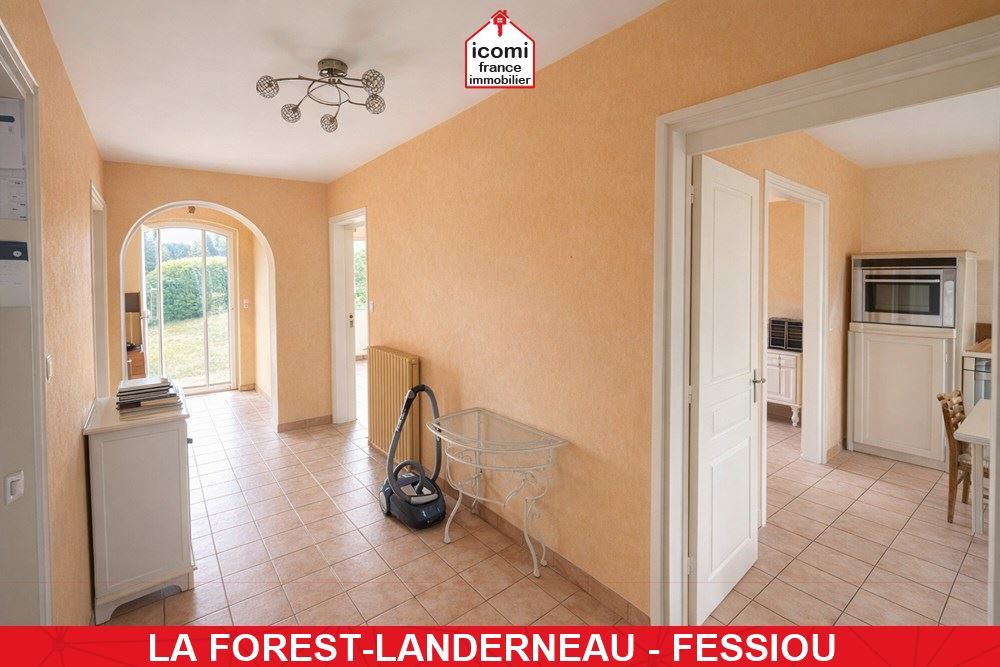 A VENDRE - MAISON - T6 - 5 CHAMBRES - DPE D - TERRAIN DE 5000M² - SOUS SOL COMPLET - POMPE A CHALEUR. 