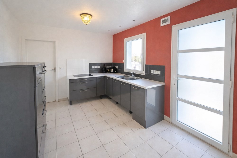 PLOUNéVENTER - MAISON - 130 M2 photo 2