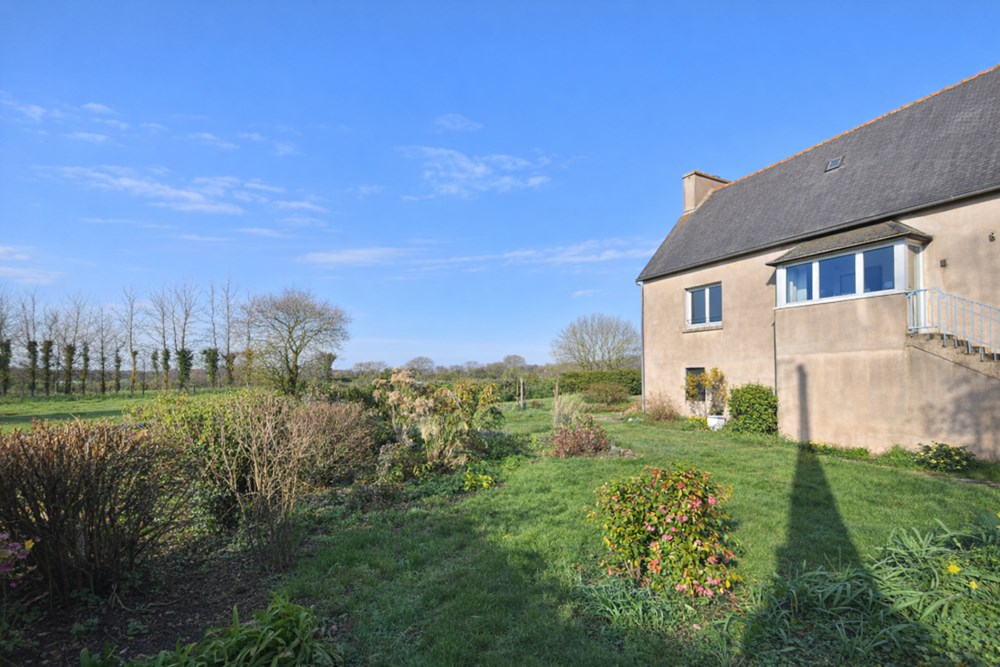 PLOUGUERNEAU - MAISON - 200 M2