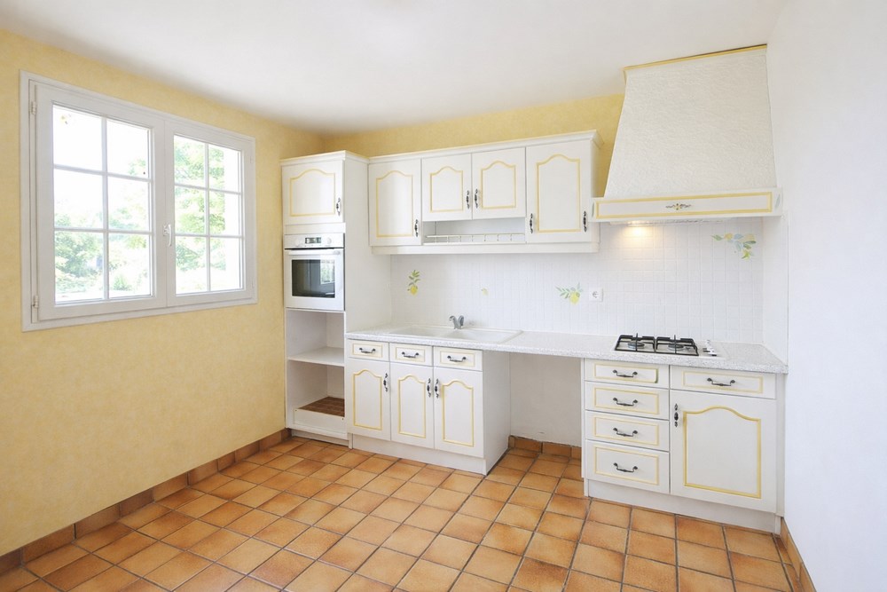 PLOUVIEN - MAISON - 200 M2 photo 4