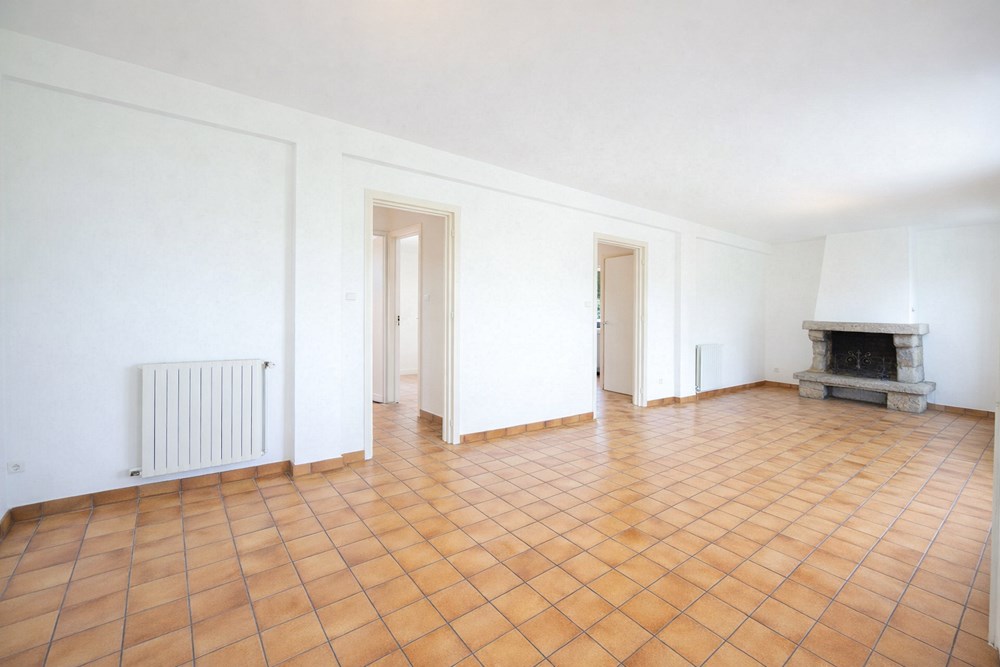 PLOUVIEN - MAISON - 200 M2 photo 2
