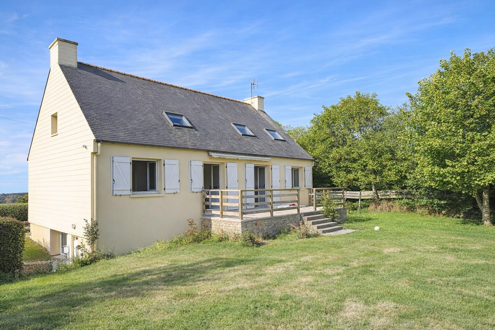 PLOUVIEN - MAISON - 200 M2 photo 5