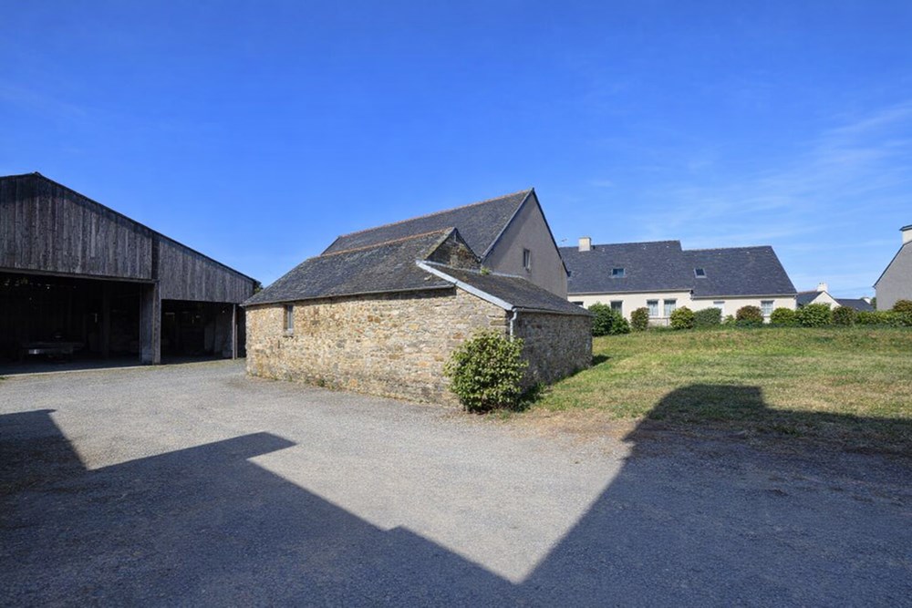 LANDUNVEZ - LOCAL - 200 M2