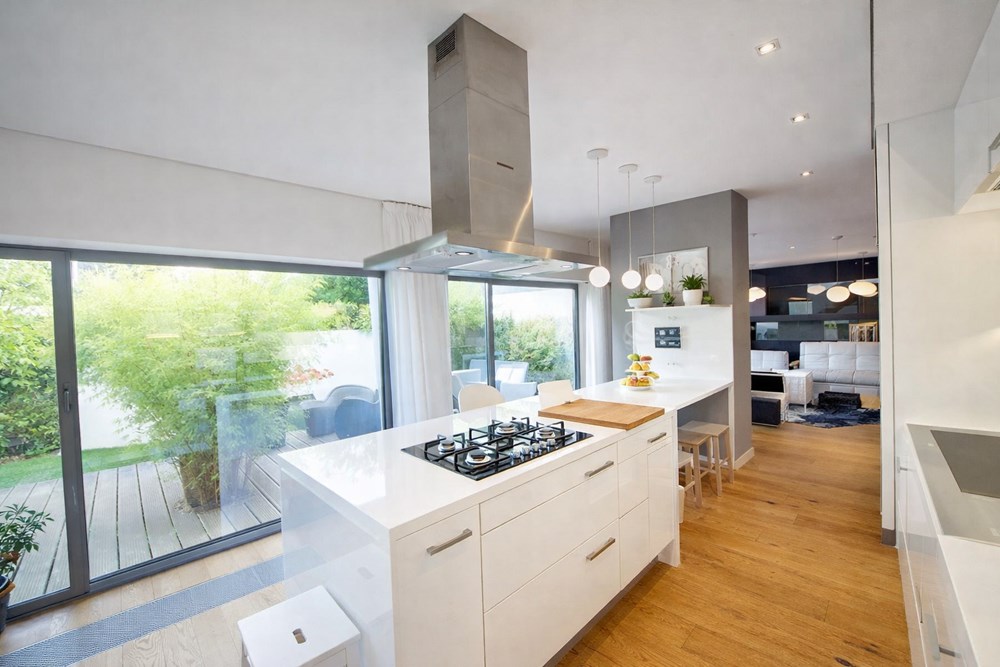 PROPRIETE T8 DE 250 M² - TERRAIN 550 M² - 5 CHAMBRES - SUITE PARENTALE 40 M² - BIOCLIMATIQUE photo 2