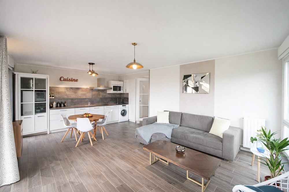 VEZIN-LE-COQUET - APPARTEMENT - 85 M2 - 4 PIECES photo 2