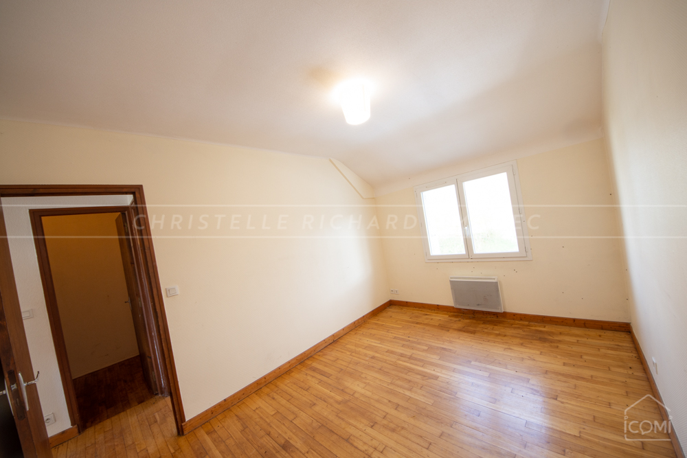 CORPS DE FERME - TERRAIN DE 6.000M² - 4/5 CHAMBRES - HANGAR - DEPENDANCES - SURFACE CULTIVABLE photo 5