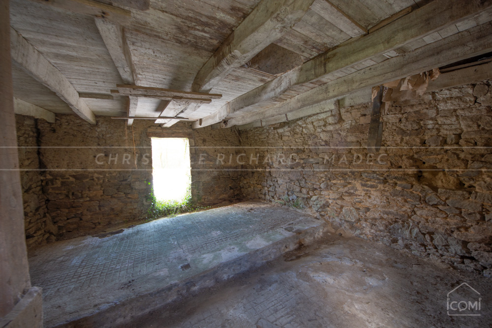 CORPS DE FERME - TERRAIN DE 6.000M² - 4/5 CHAMBRES - HANGAR - DEPENDANCES - SURFACE CULTIVABLE photo 2