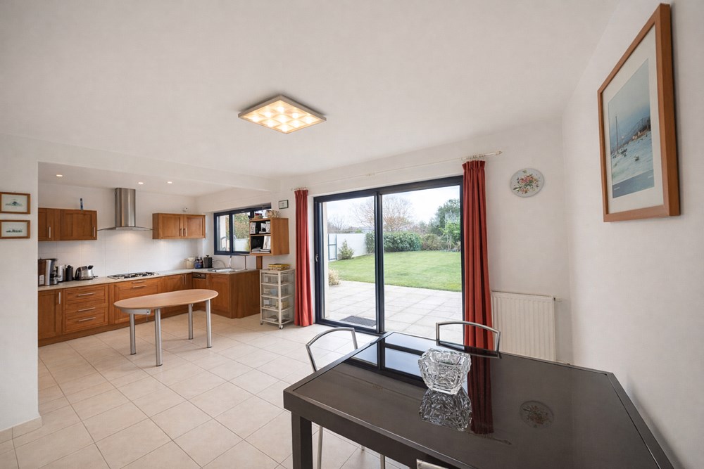 LANDéDA - MAISON - 171 M2 - 6 PIECES photo 4