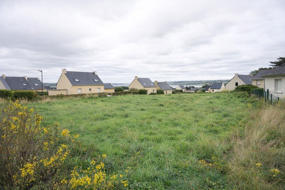 LANDERNEAU - TERRAIN - 600 M2