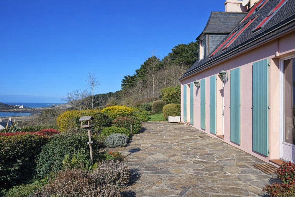 PLOUGASNOU - MAISON - 150 M2 photo 3