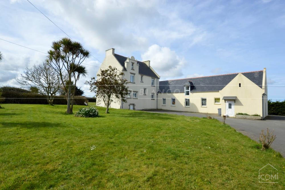 SAINT POL DE LEON - GITES VUE MER 12 CHAMBRES SUR 4000M² DE TERRAIN