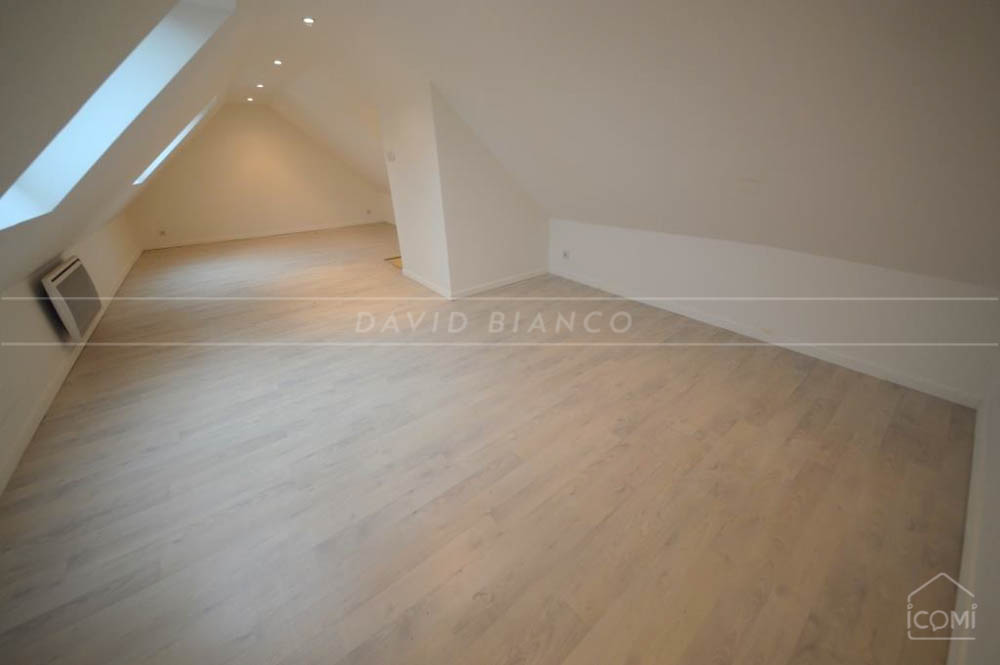 MAISON DE VILLE T5 110M² AVEC TERRASSE 25M² SUR TERRAIN DE 120M² EN PLEIN BOURG photo 4