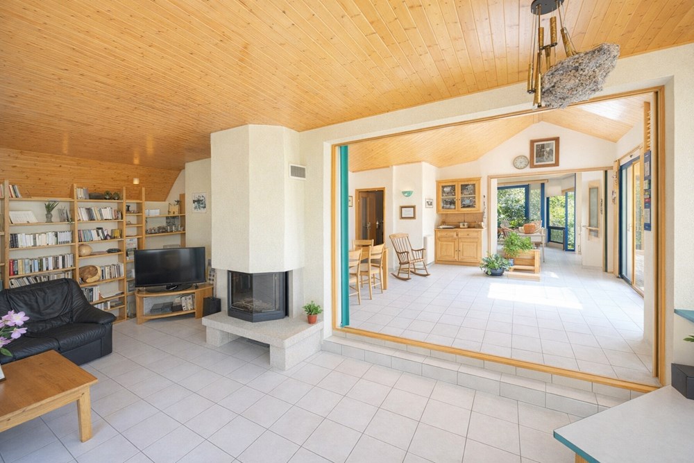 LOCMARIA-PLOUZANé - MAISON - 150 M2 - 6 PIECES photo 4